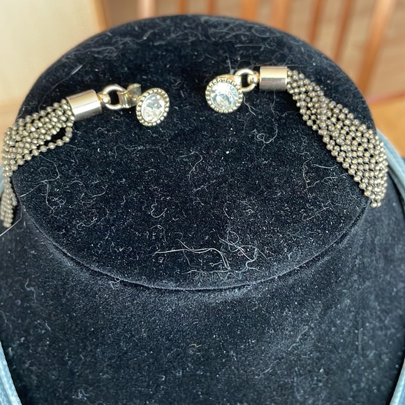 Glowing 18-22” necklace and matching glow earrings 1/4” as a stud or 2.5” dangle - Picture 5 of 7